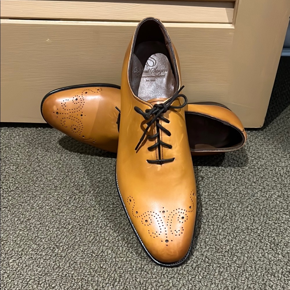 Oxford Shoes with Brogue Detailing tan leather